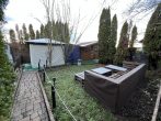 Vermietetes Mehrfamilienhaus mit Garten, einer Garage und 3 Carports in Knittlingen - Garten