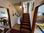 Dieses charmante Haus in Hambrücken sucht neue Bewohner! - Diele mit Treppe