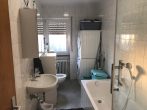 Vermietete 2-Zimmer-Wohnung mit Balkon und Garage in Waghäusel-Wiesental - Badezimmer