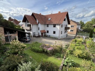 Freistehendes 2-FH mit Ausbaureserve und großem Grundstück in Kraichtal-Gochsheim, 76703 Kraichtal, Zweifamilienhaus