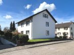 Gepflegtes 2-Familienhaus mit Ausbaureserve und Doppelgarage in Rheinstetten-Forchheim - Straßenansicht