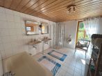 Ein Schmuckstück zum Verlieben! Weitläufiges Anwesen mit zwei Häusern in Cronenberg - Badezimmer für Ferienhaus
