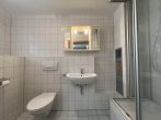 Gepflegtes RMH mit Garage in beliebter Wohnlage von Mannheim-Wallstadt - Badezimmer im KG