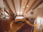 Architektenhaus für Individualisten in guter Lage von KA-Stupferich - Schlafzimmer