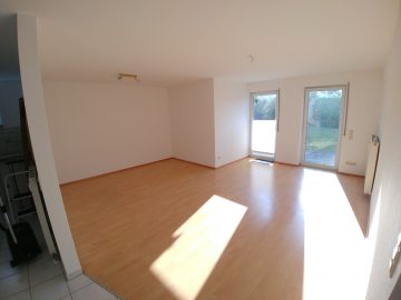 Praktisch geschnittene 3-Zimmer-Wohnung mit Terrasse und Gartenanteil in Bruchsal, 76646 Bruchsal, Wohnung