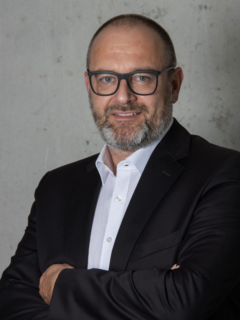 Doll-Immobilien_Portrait-2000x1500px